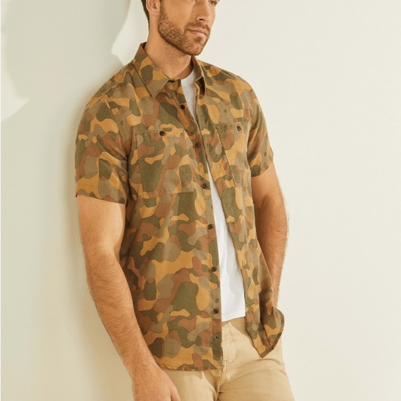 New GUESS Ss Crafted Camo Woven Shirt P80S Multicolor SZ L - Picture 1 of 5